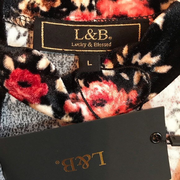 L & B Floral Print Bell Sleeve Choker Top - Picture 6 of 6